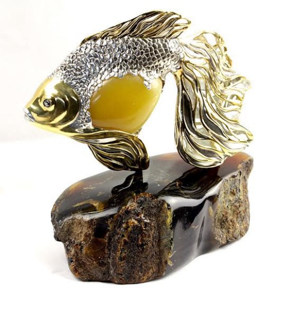 Статуэтка Рыбка из серебра с янтарем