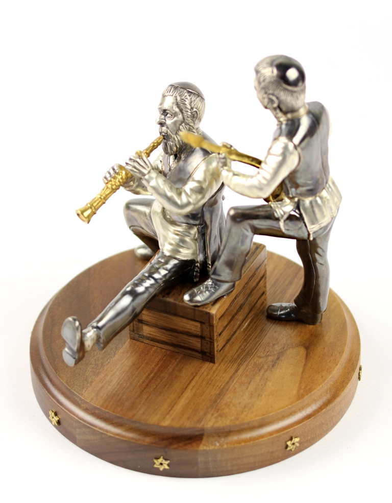 Серебряная статуэтка "Музыканты" - дерево орех