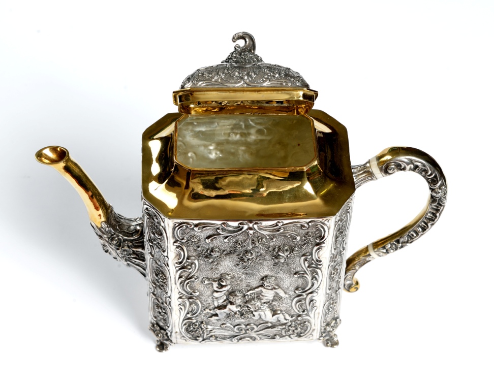 Подарочный чайник для чая из серебра с крышкой