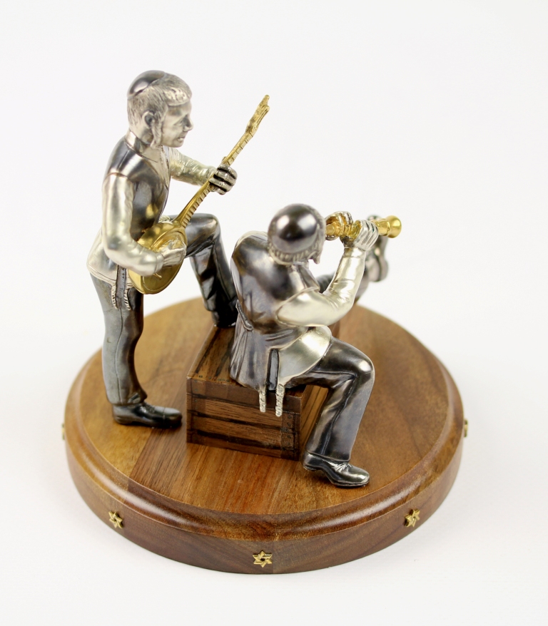 Серебряная статуэтка "Музыканты"