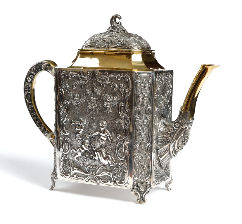 Оригинальный чайник для чая из серебра