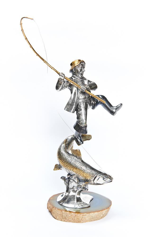 Статуэтка "Рыбак с уловом" - серебро