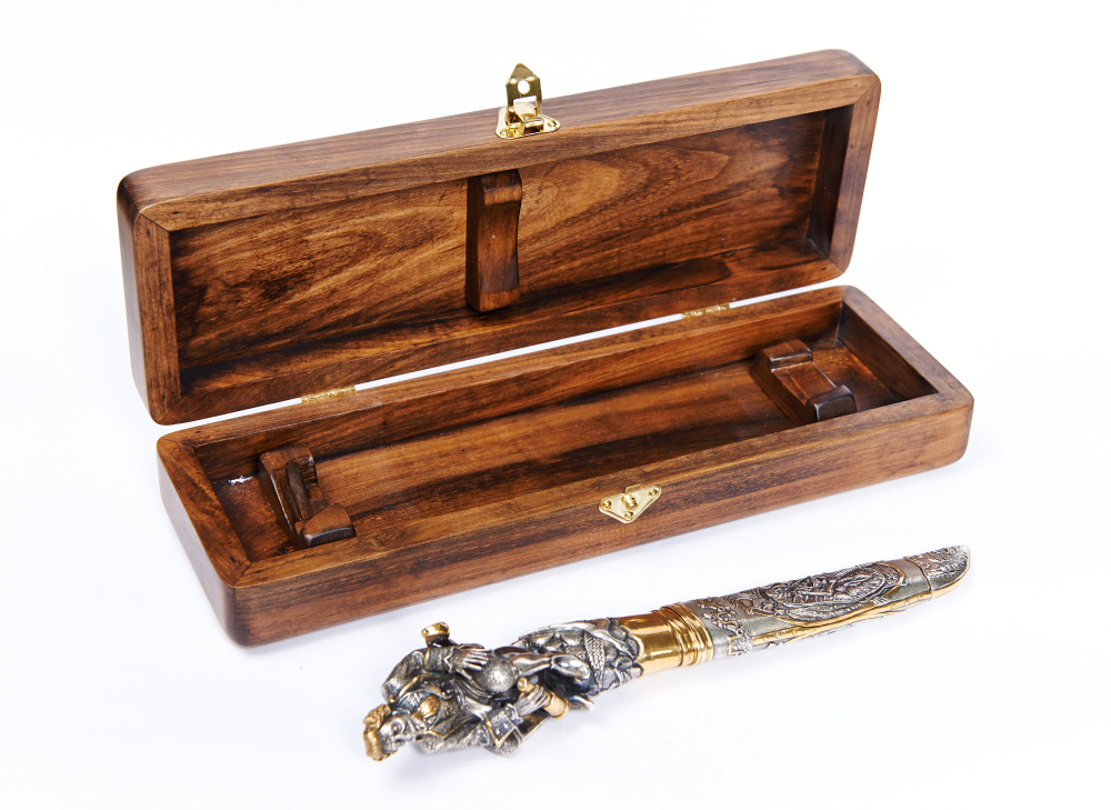 Подарочный нож "Мюнхаузен" - деревянная коробка