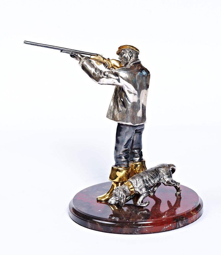 Статуэтка "Охотник с ружьём"  - серебро, позолота