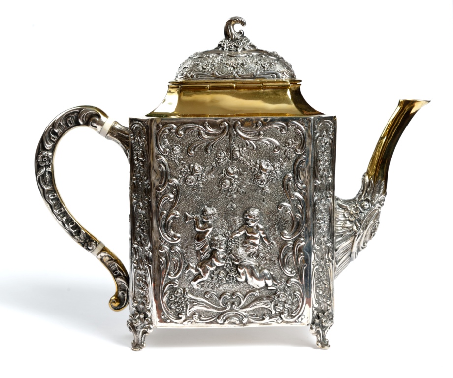 Подарочный чайник для чая из серебра с позолотой