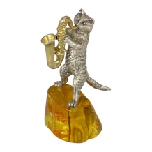 Серебряная статуэтка на подставке из янтаря "Кот с саксофоном"