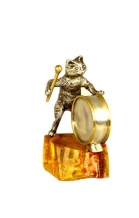 Серебряная статуэтка на подставке из янтаря "Кот с барабаном"