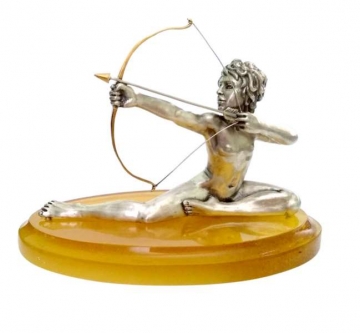 Фото - Серебряная статуэтка с янтарём знак зодиака "Стрелец"