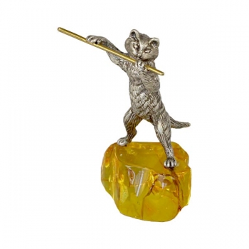 Фото - Серебряная статуэтка на подставке из янтаря "Кот с флейтой"