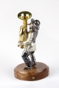 Фото - Серебряная статуэтка "Музыкант с трубой"