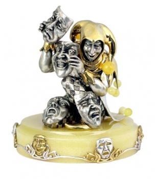 Фото - Серебряная статуэтка с янтарём "Шут с масками"