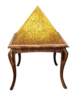 Фото - Интерьерное украшения из янтаря "Пирамиды"